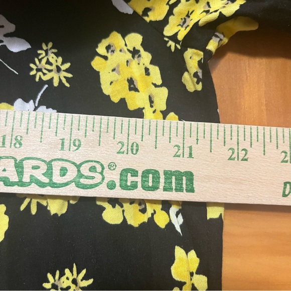 Michael Michael Kors Black/Yellow Bell Sleeve Top Size Large NWT - Picture 11 of 13